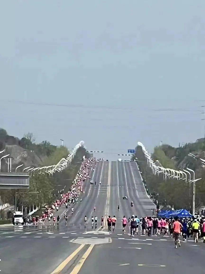 "好汉坡"就是杨凌大道上坡道最陡的部分,此段坡道海拔爬升64米,坡度为