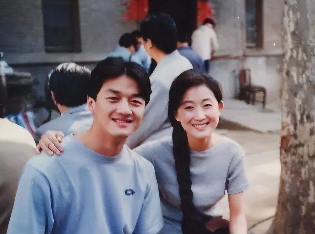 连续接到了好几部电视剧邀约,如《山不转水转》,《相依年年》等等