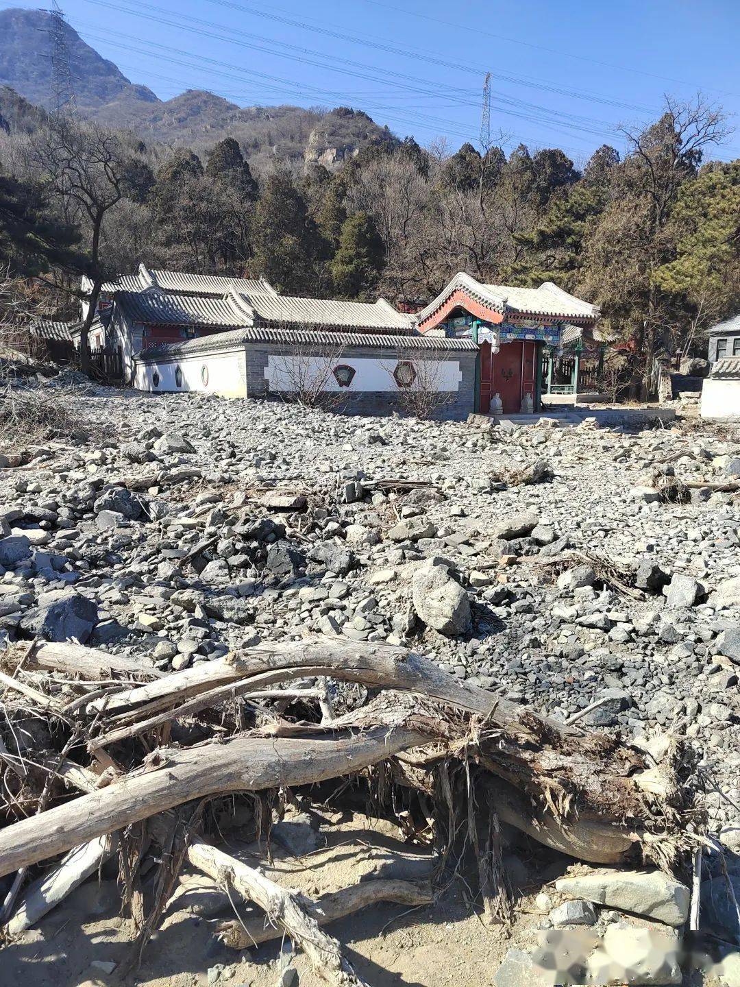 一个法国外交官在京西的旅行_佩斯_远征_遗迹