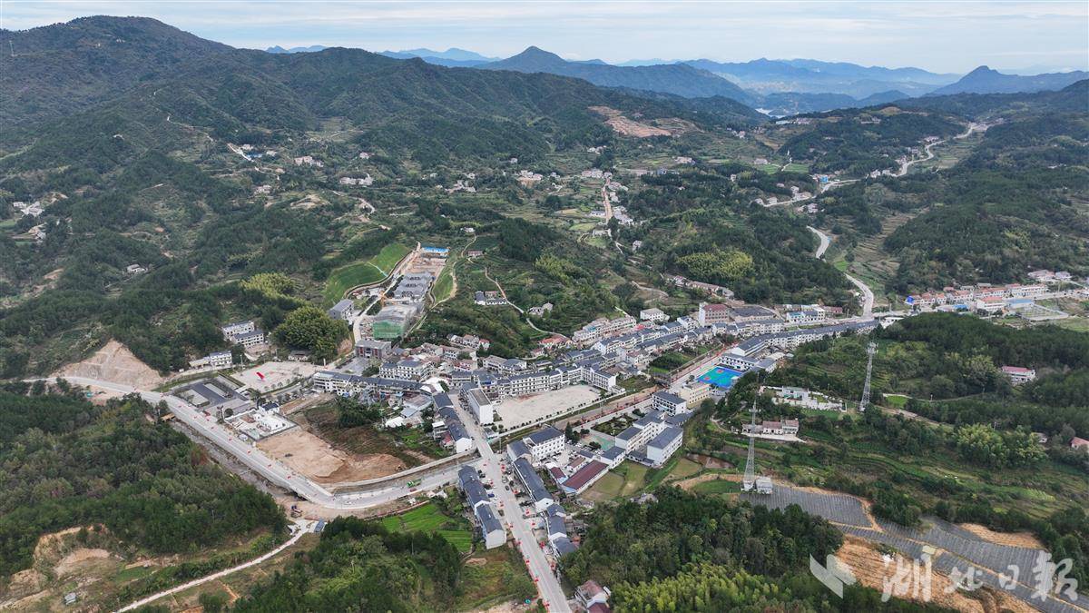 "去年11月1日,湖北省首个长征国家文化公园园区在英山县陶家河乡建成