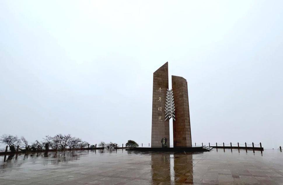 千年曙光园景区是国家3a级旅游景区,位于温岭市东南部的石塘镇,距温岭