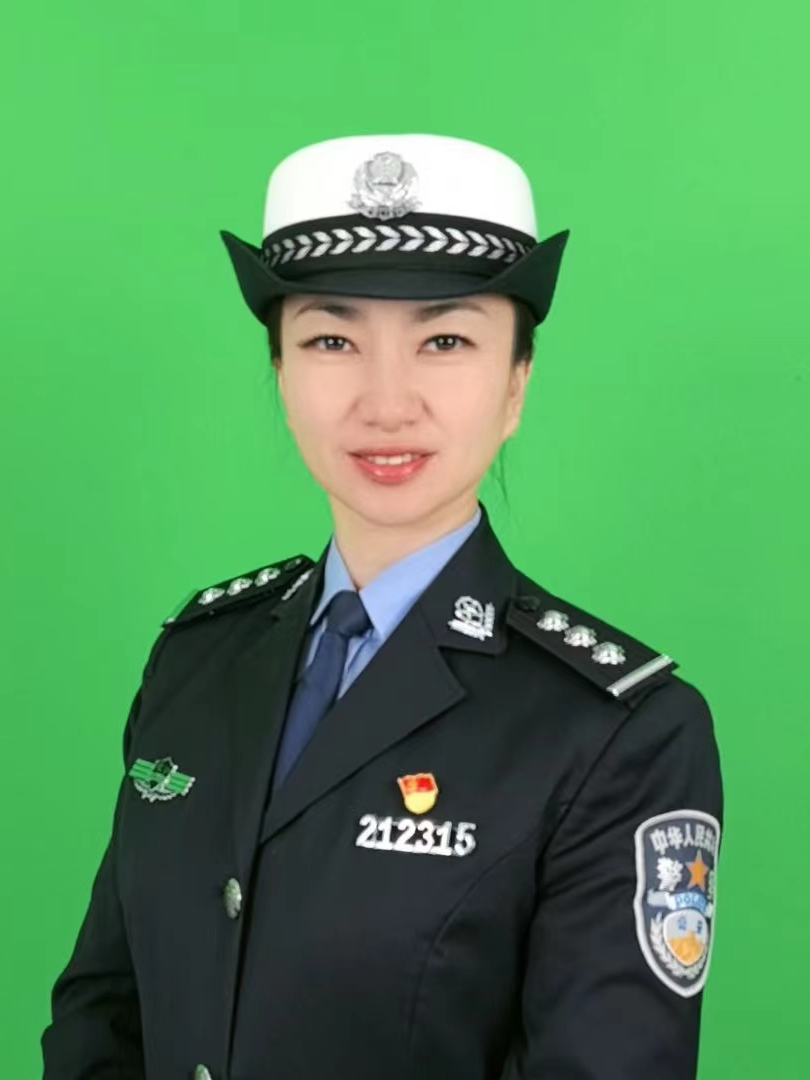 交通广播资深主持人安安曾主持:《达督察与李警花》,《交广帮你办》等