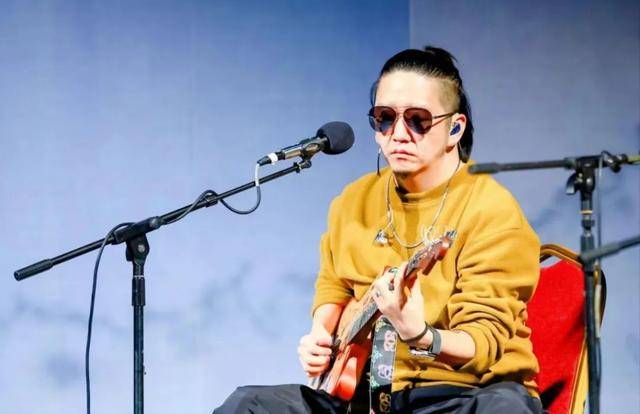 "摇滚民谣歌手郝云来松演起了话剧_银锭桥_感觉_观众