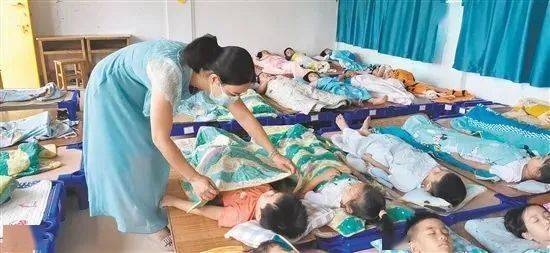 拔头筹争上游写好鹤山教育发展新篇章