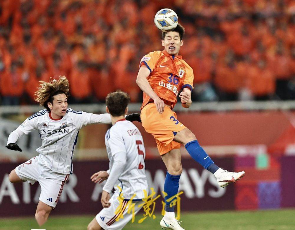 泰山队潜心备战京鲁大战伊万将再度现场观战