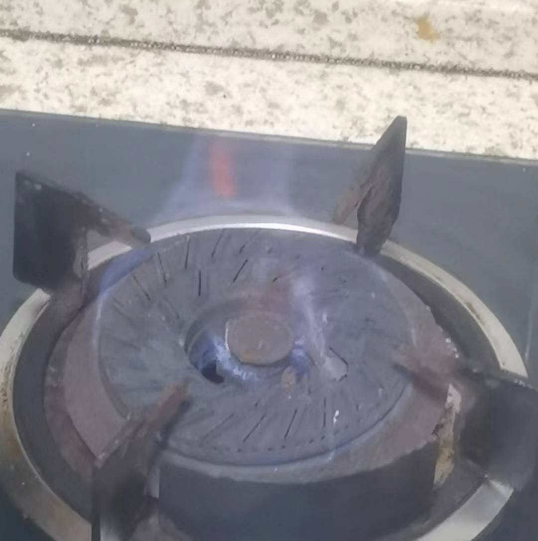 晨意帮忙丨明明有燃气灶长沙8旬老人为何3年不敢用它做饭