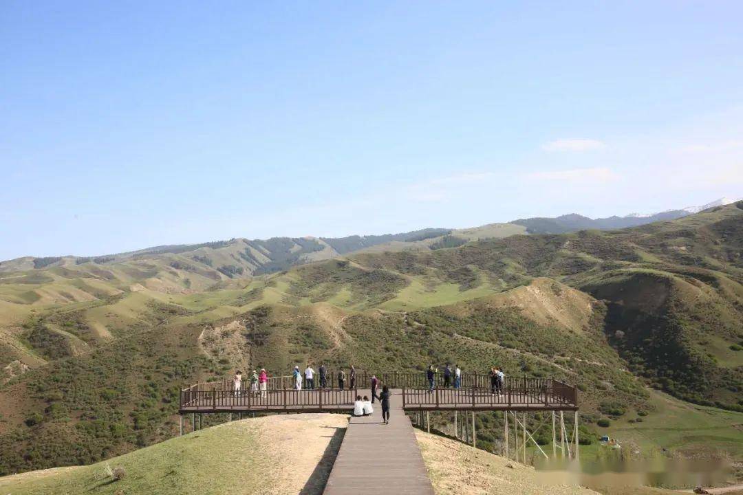 翁巴郎江山多娇锦绣河山康家石门子岩画景区(aaa级景区)雀尔沟镇西沟