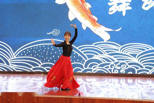 民族舞蹈串烧民族时装秀才艺表演独山这场庆三八妇女节联欢活动嗨翻