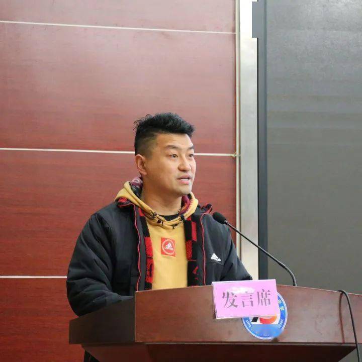 嵊州中学,仙岩镇九年一贯制学校,爱德小学代表上台就如何提升学生体质