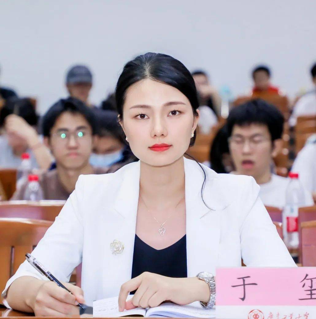 三月春风暖人心,为妳祝福送不停.