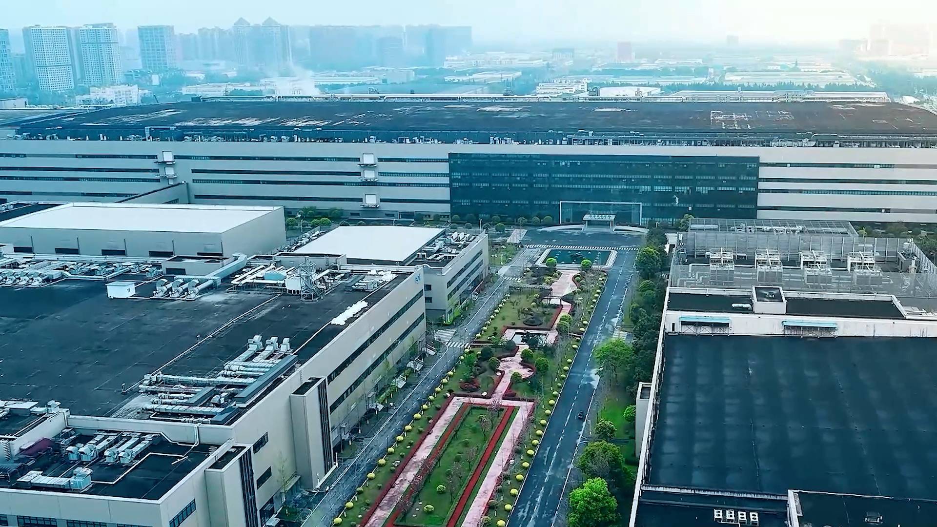 成都高新区作为成都电子信息产业核心区和引领区,围绕"芯""屏""网""端