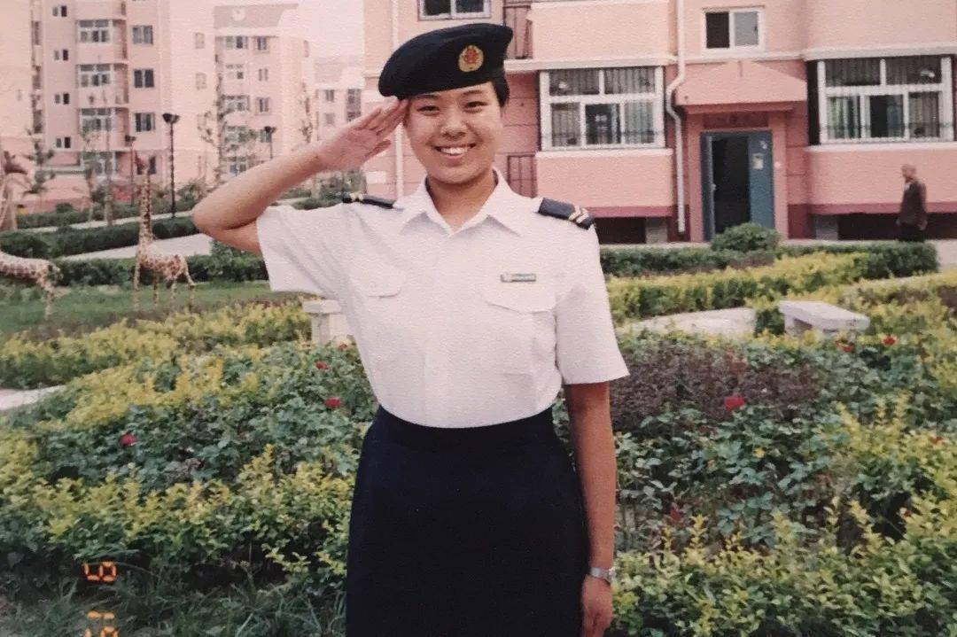 看见了不起的"她"_社区_军人_士兵