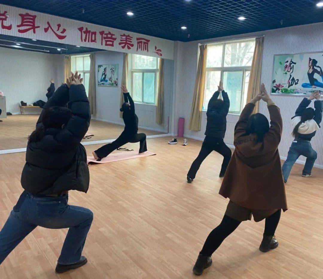 阳泉一中花开阳一署名为你阳泉一中国际劳动妇女节主题活动