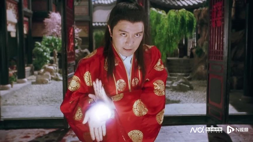 《唐伯虎点秋香》里,周星驰用起了"龟派气功".