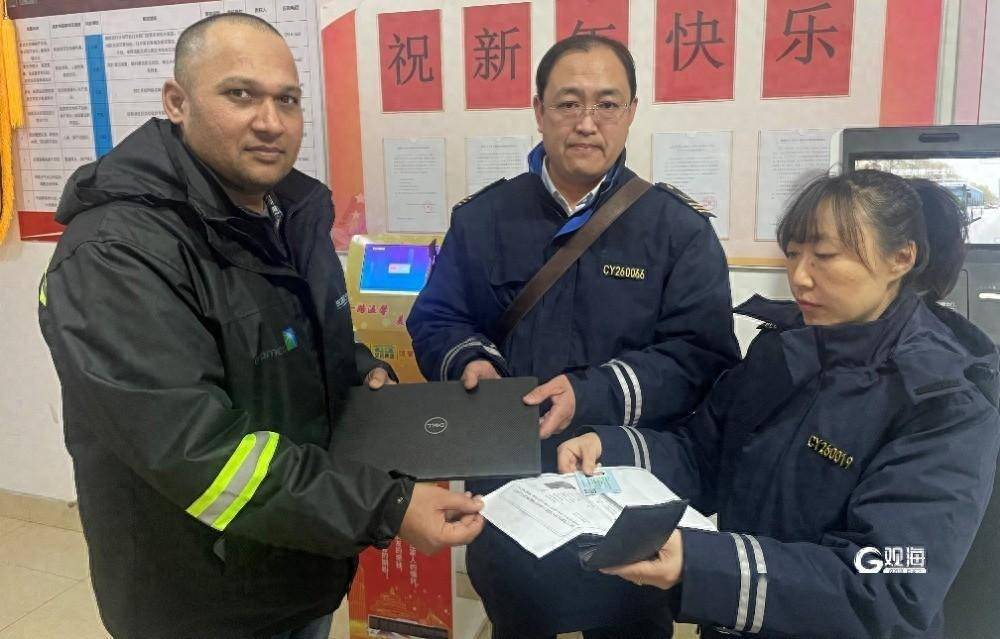 "3月7日,青岛城运控股公交集团隧道巴士公司隧道6路公交车调度员陈静