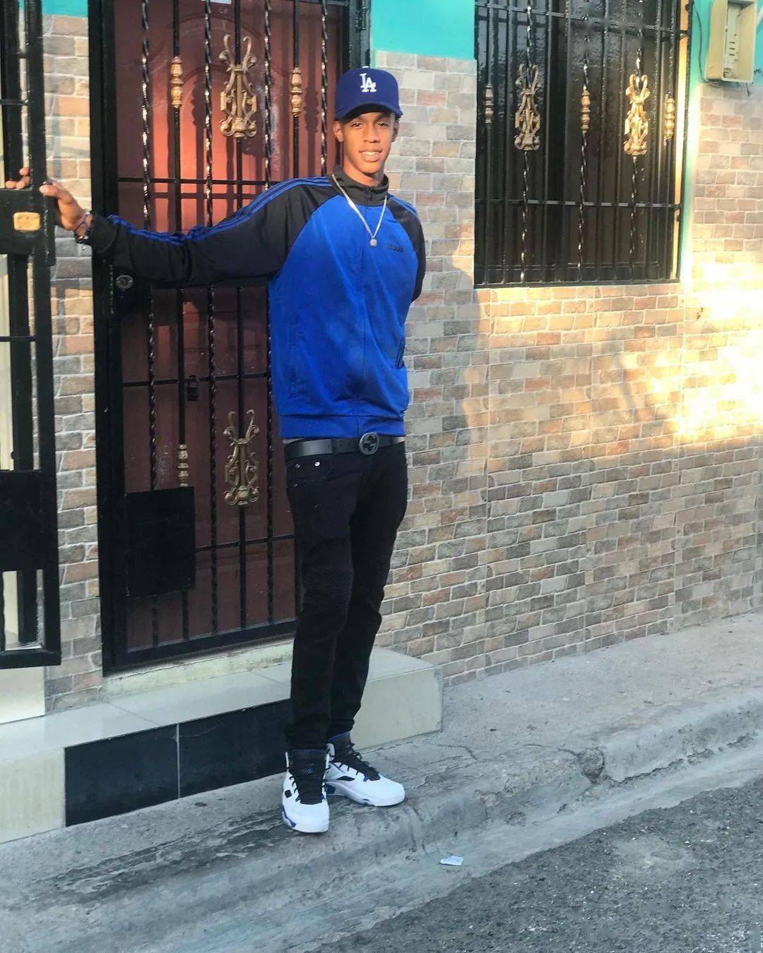 历史首人独臂杜兰特参加选秀让你一条手臂也能打爆你