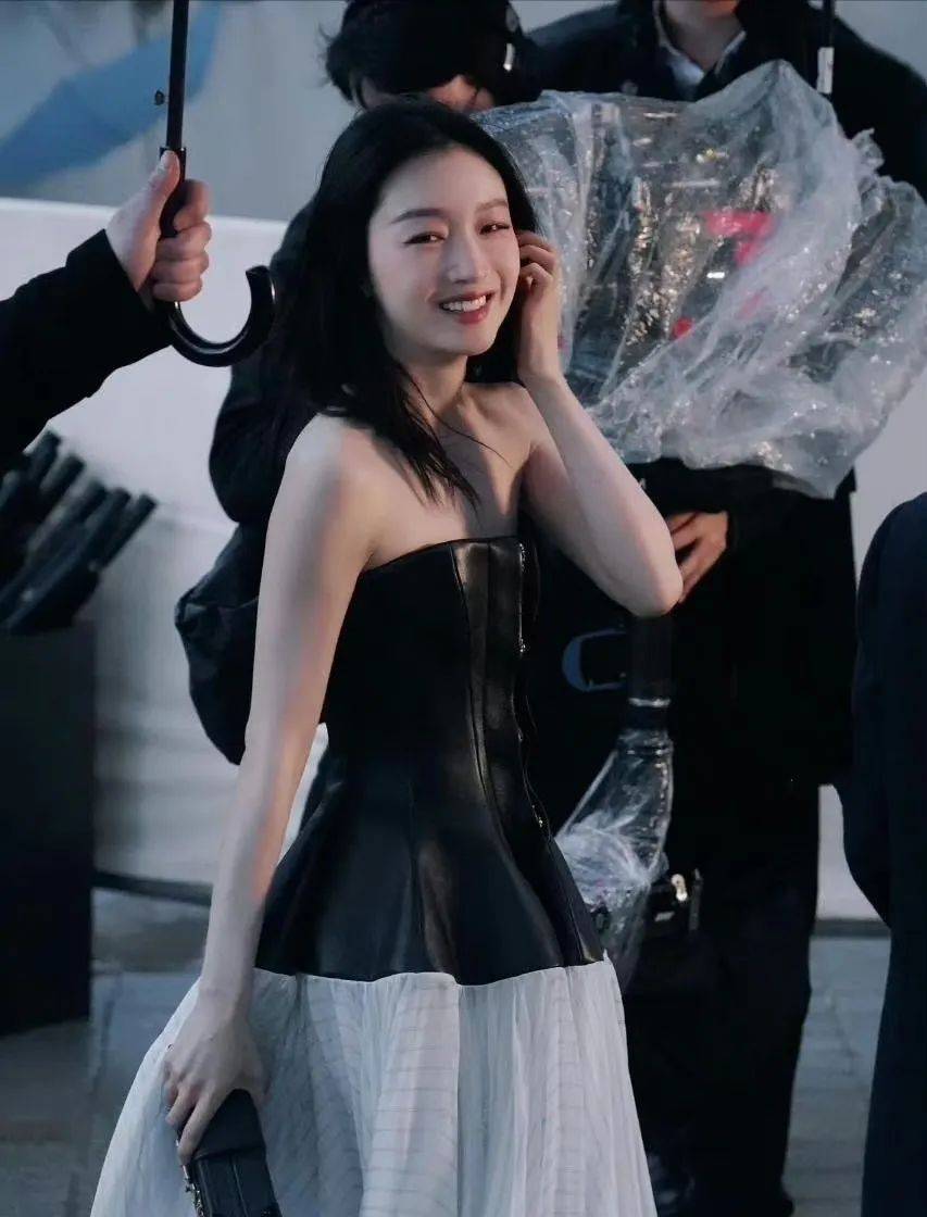 伊周星潮流lisa空降lv大秀chanel独宠jennieblackpink时装周真的赢