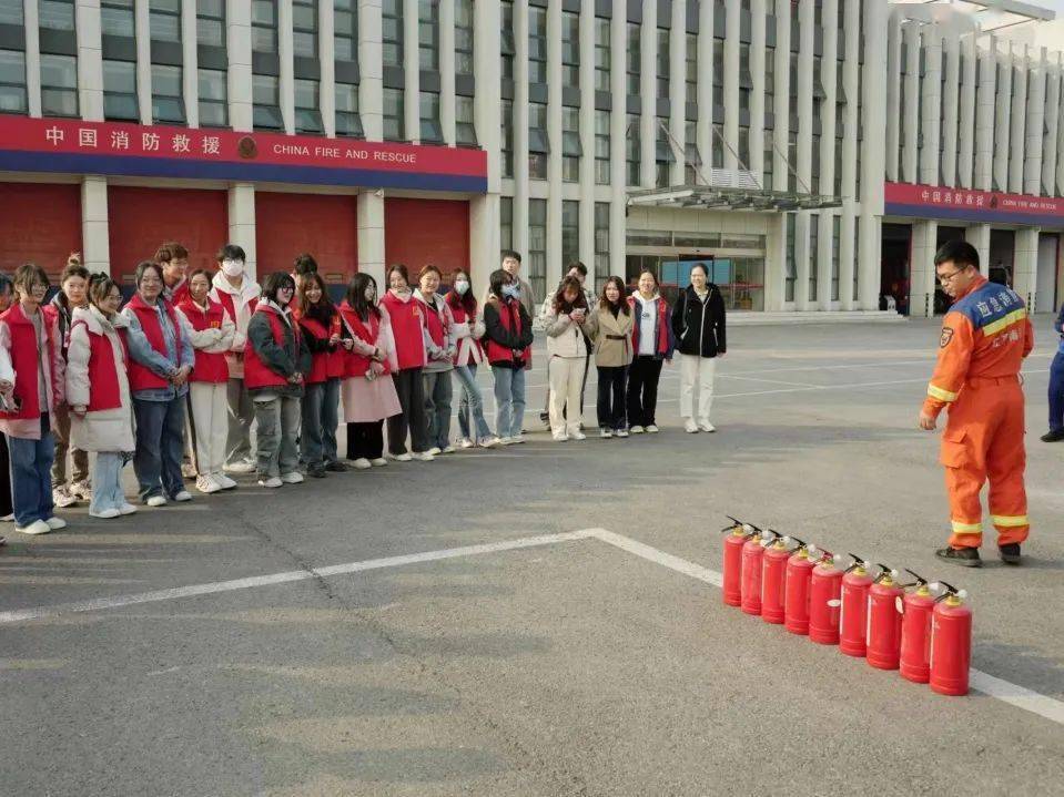 提高安全忧患意识强化消防安全保障戏剧影视学院开展消防安全教育活动