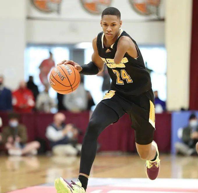 历史首人独臂杜兰特参加选秀让你一条手臂也能打爆你