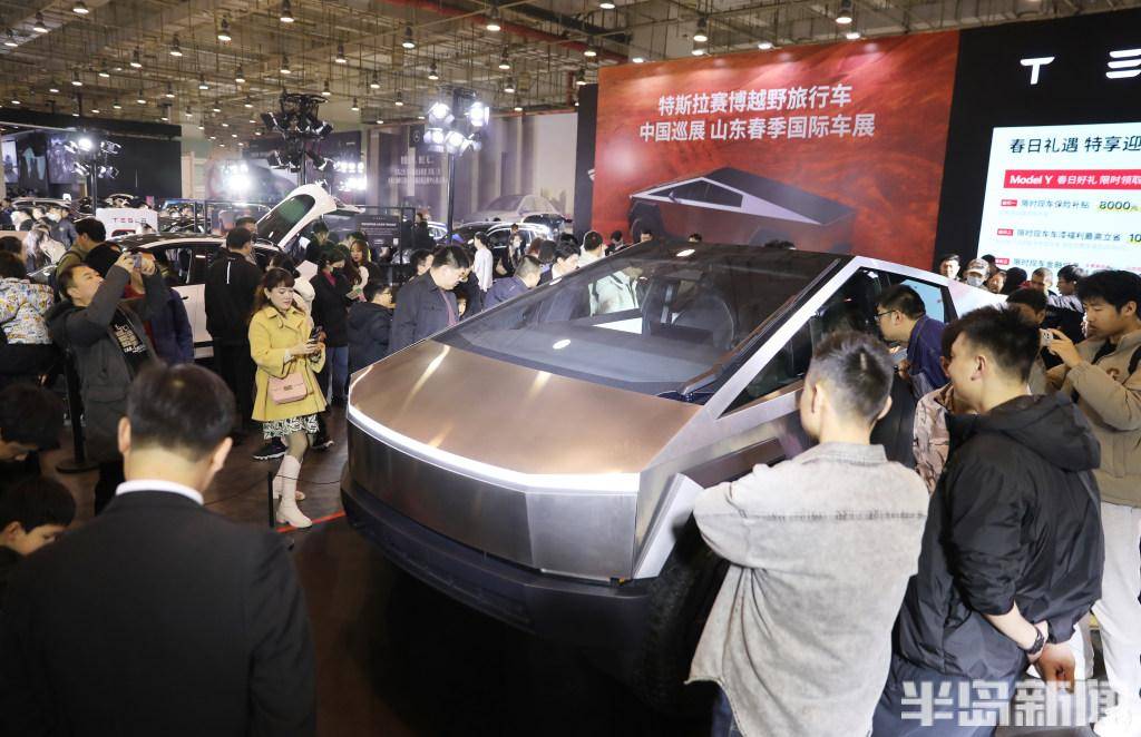 车展第三天,熙熙攘攘真热闹_搜狐汽车_搜狐网