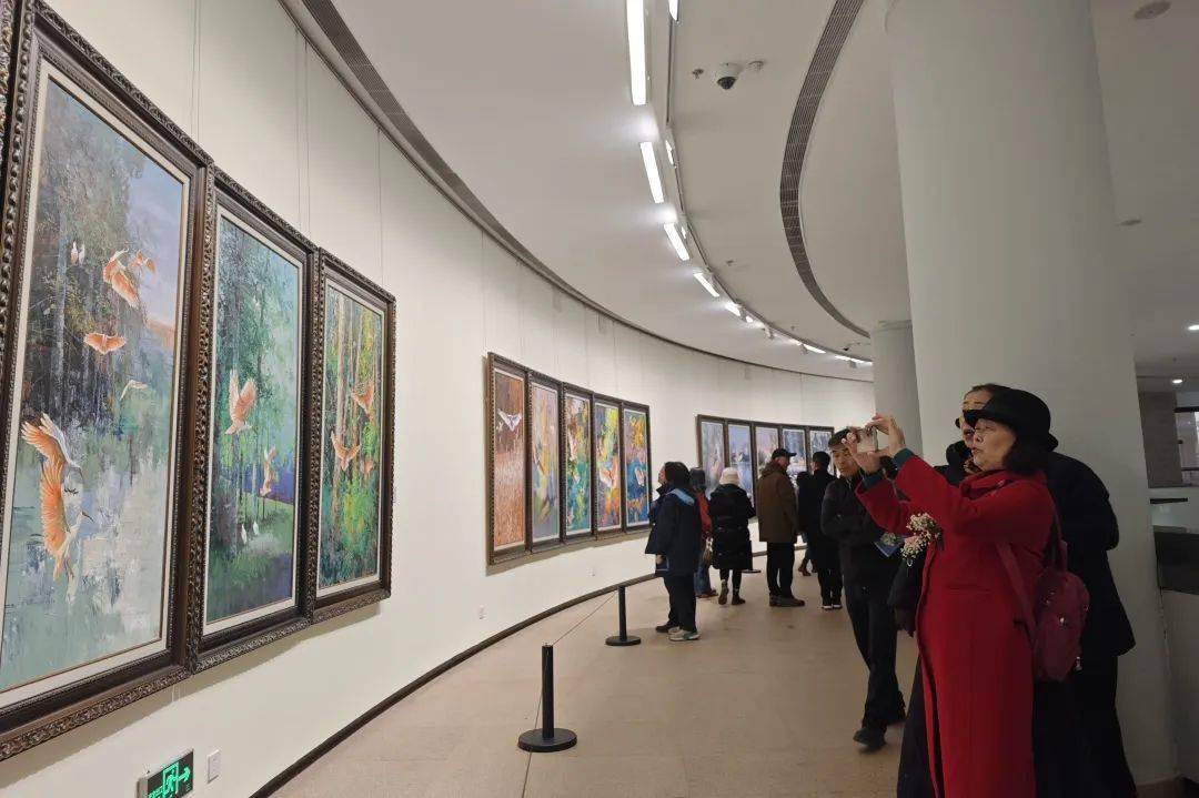 开幕报道丨"美从秦岭来——晏子生态主题油画展"在陕西省美术博物馆