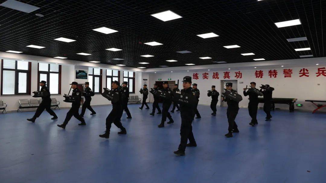 静海区少年警校周末体验营特警力量护成长