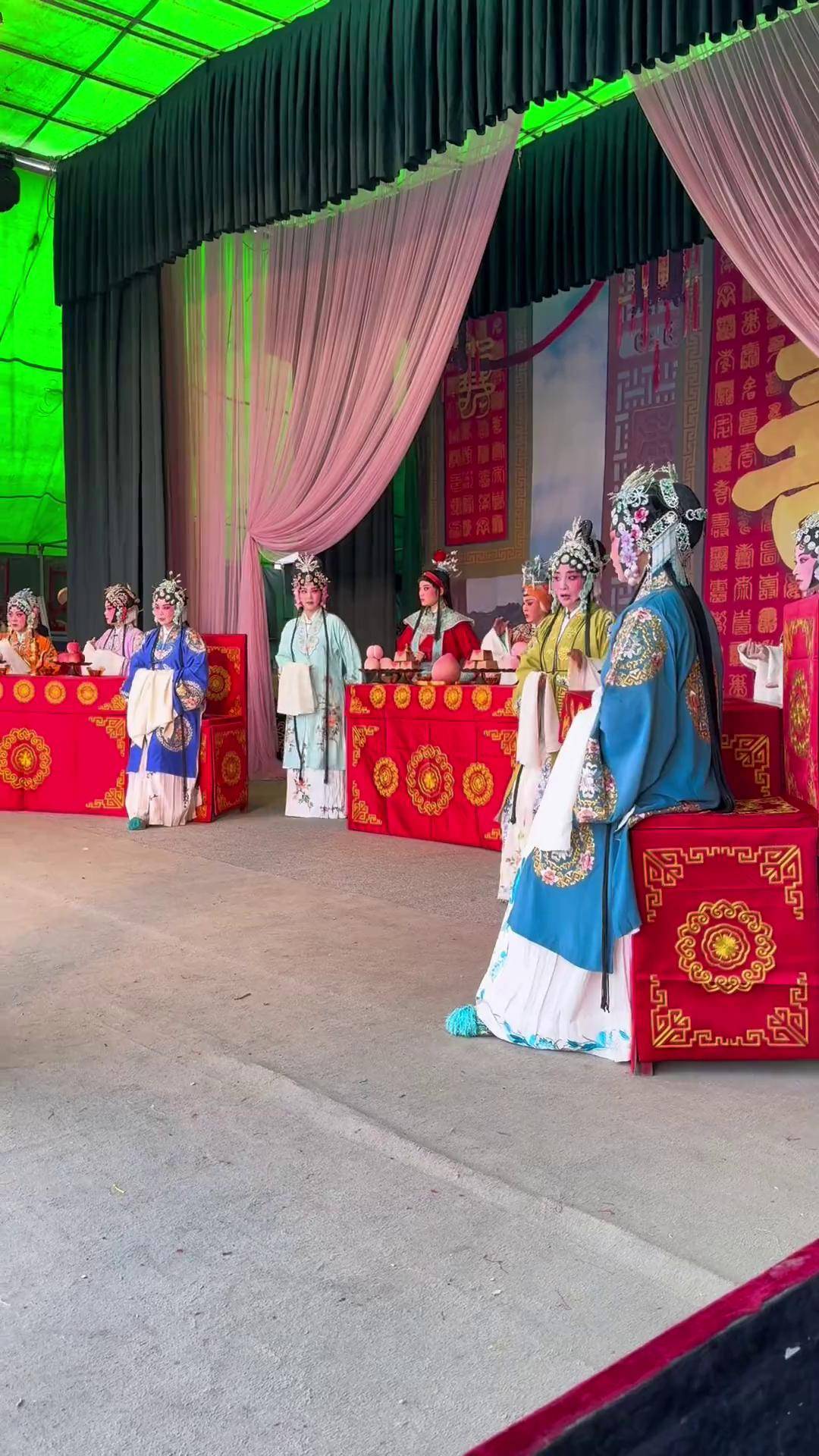 2024年2月18日,河南豫剧院二团在太康县,大许寨镇,蒜丁庄,上午演出剧