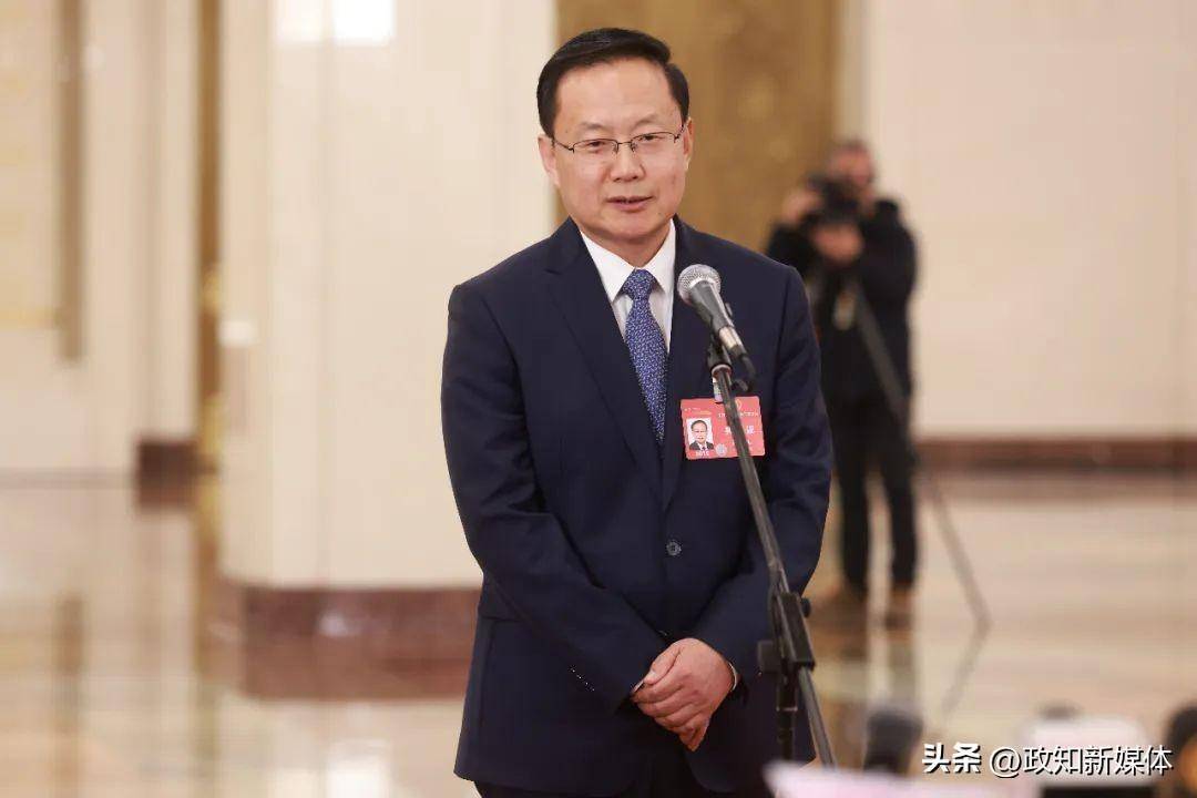 三位新面孔亮相全国两会部长通道