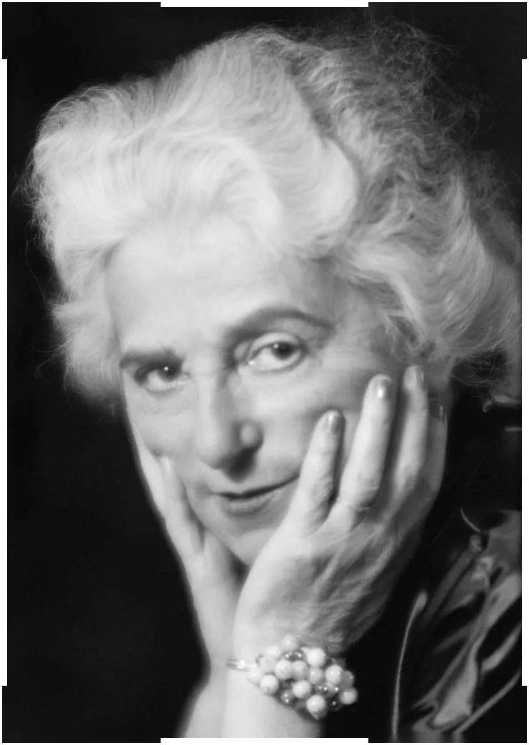 法国设计师玛德琳·维奥内特艾玛·斯通更表示:「当我穿上时,我快哭了