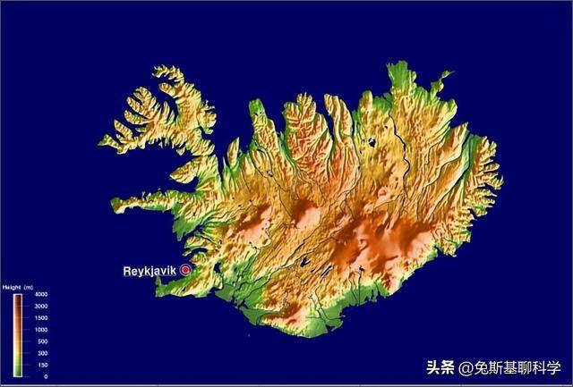 2023年冰岛的总人口为39.7万.冰岛的火山非常的多,素有"极圈火岛"之