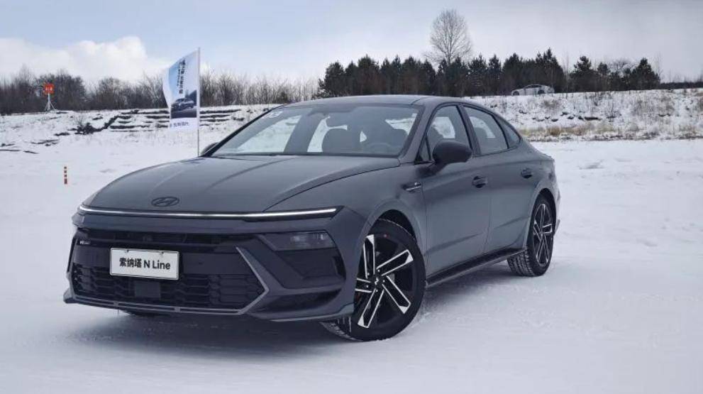 b级车当a级车卖铁定火爆第11代索纳塔总体上,新款的动力调校略要强劲