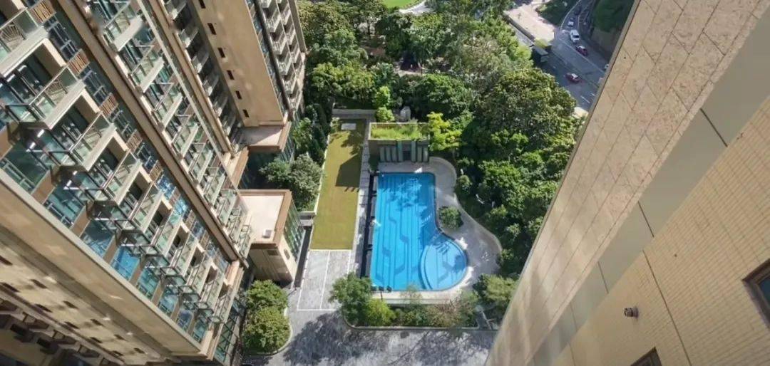 而且学区也不错,小学是34校网,香港四大天王校网之一.