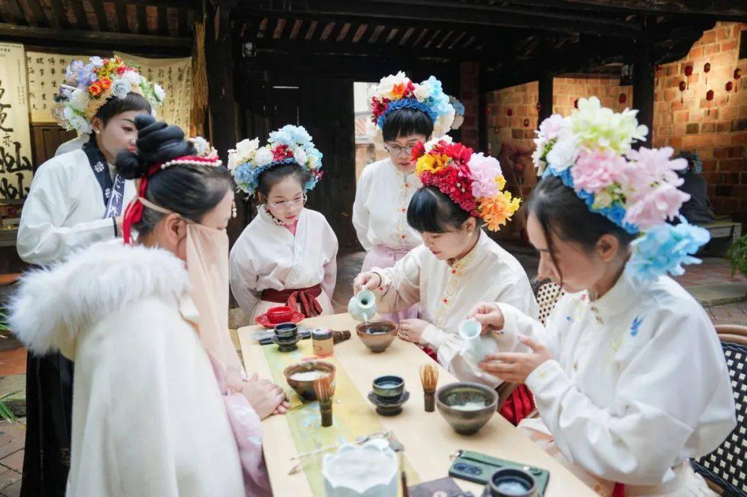 把春天簪在头上五店市春日簪花大会太赞啦