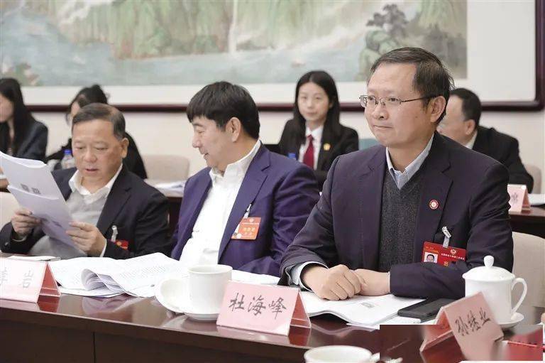 从春天出发阔步向未来在陕全国人大代表住陕全国政协