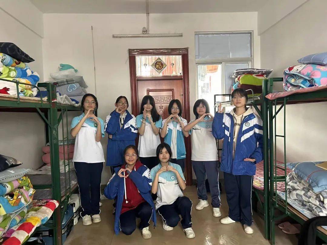 藤县藤州中学校园升级大改造学生宿舍换新颜