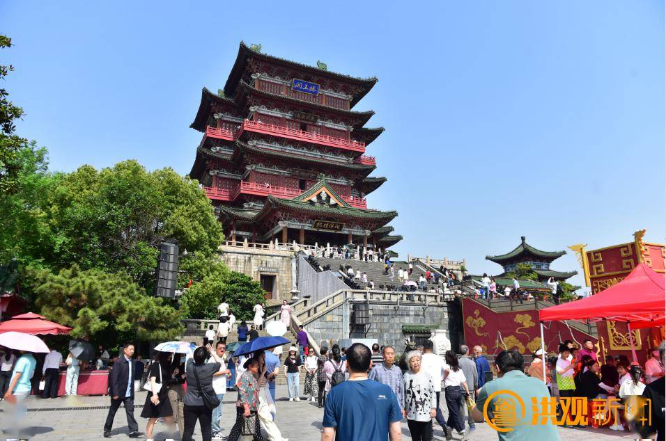 滕王阁地铁站出站即达景区_旅游_南昌_赣江