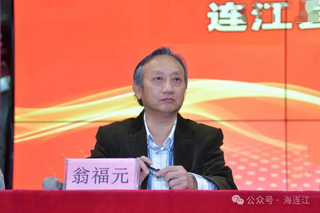 会上,郑东平表示,近年来,连江县委,县政府以建设"教育强县"为目标,以