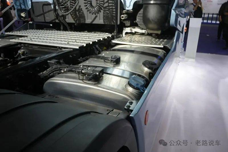 牵引车中的房车 能洗澡的一汽解放鹰途头等舱_搜狐汽车_搜狐网