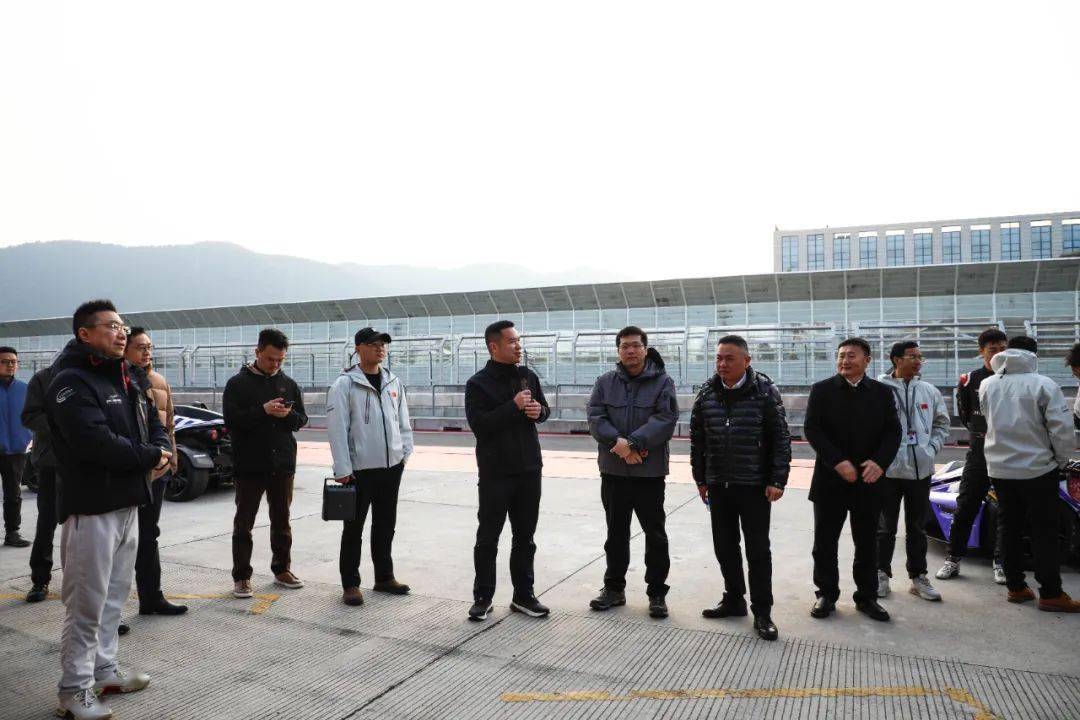 能力提升计划第一期学员一行在耀宁科技集团ceo郑鑫等陪同下莅临宁波