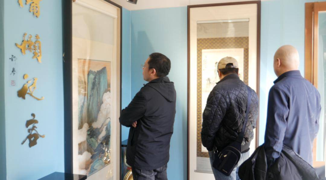 北京煦润文化公司以及香港懒园拍卖公司共同构建企业集群,与志同道合