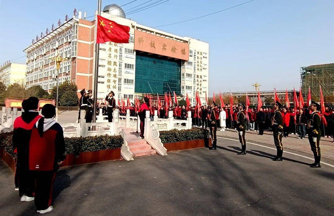 郏县一高二月二日龙抬头师生凝神向前冲