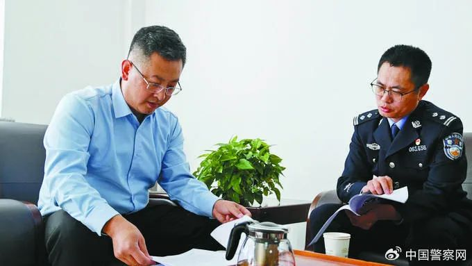 全国人大代表,黑龙江省大庆市公安局网络警察分局副局长贾晓亮越发