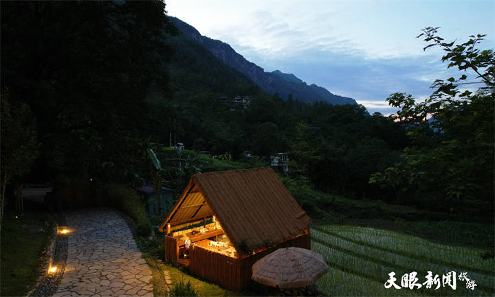 宿旅丨枕宿枕山河峡谷野奢度假民宿山里微风轻拂梦