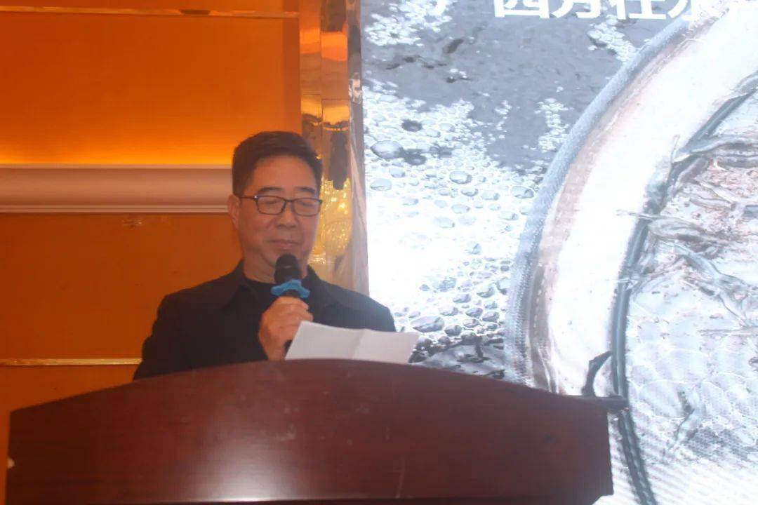 方明:温棚对虾养殖经验介绍我们公司在万尾村万东片区已建成温棚园桶