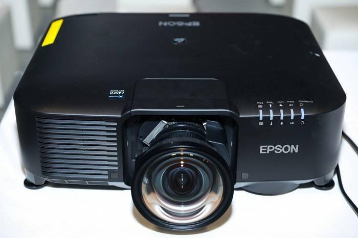 纯臻4k视界焕新爱普生4k3lcd激光工程投影机新品cbpq系列震撼发布