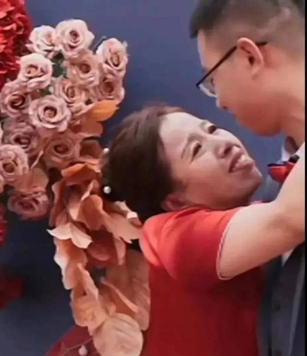 6743岁ella被曝在家裸体运动儿子都看不下去网友真变态