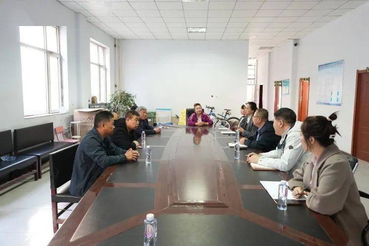 这是法官在就近期审结的4起物业服务合同纠纷案件到霍林郭勒市某小区