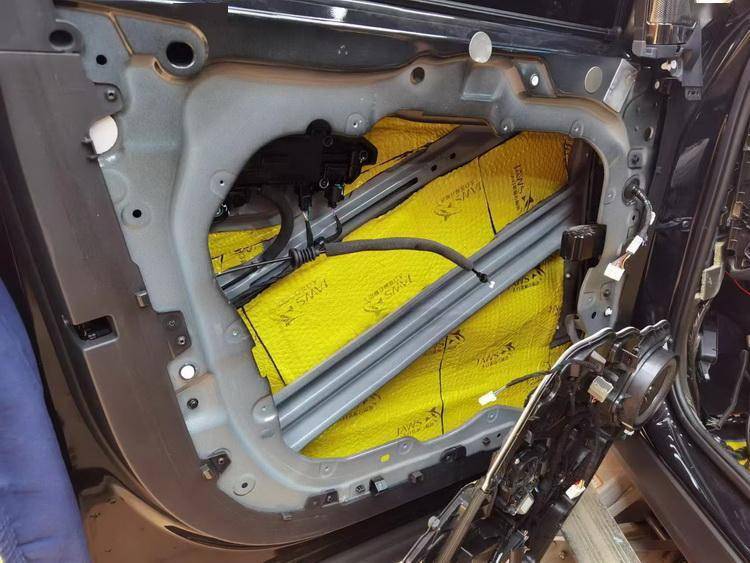 隔断噪声 西安元音改车凯胜店领克09汽车隔音改装大白鲨_搜狐汽车