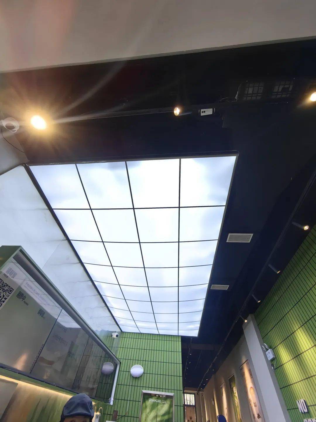 九小场所地址:内江市资中县水南镇资州大道南二段188号一品天下资中会