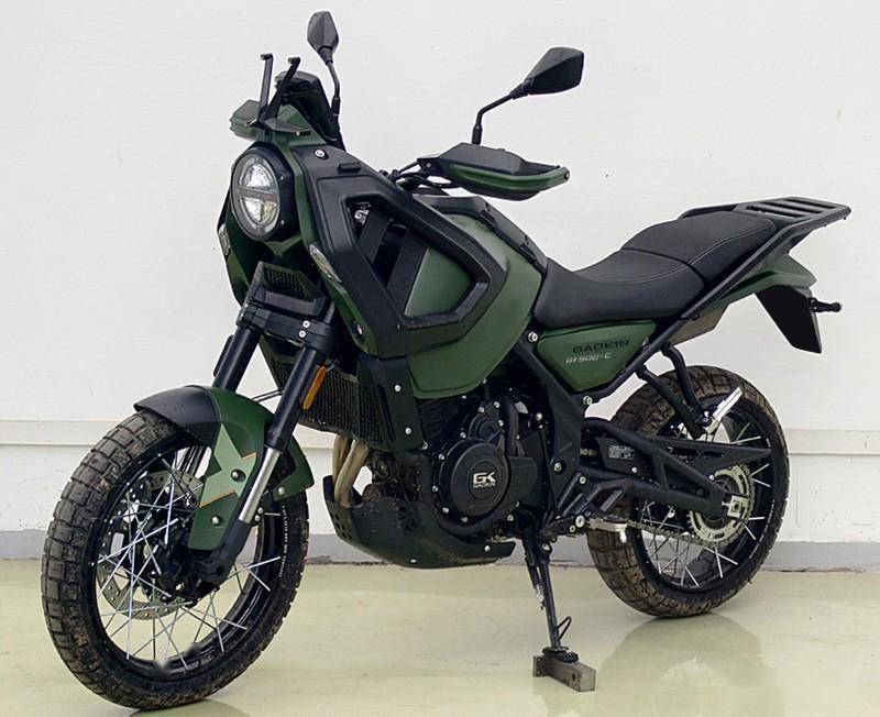 奔达这次也申报了一款250cc复古bobber,外观设计上,奔达从来没有让人